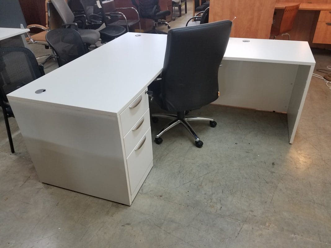 White Executive L Desk (Reversible) 66 X 72 Smart Buy Office