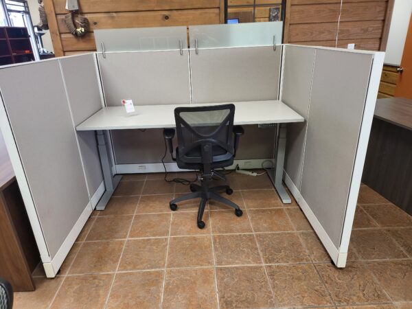 Height Adjustable 6 x 5 Cubicle 53" High