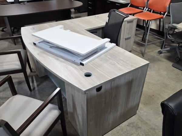 Used HON Bowfront 'L' Desk - Light Wood Finish - Image 3