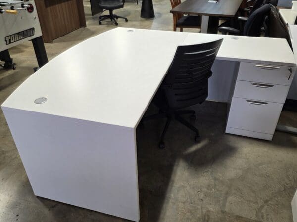 Used White Bowfront 'L' Shape Office Desk w/ BBF- 72x78 - Image 3