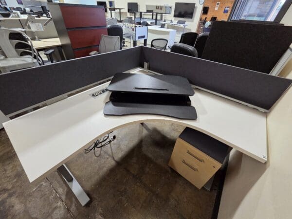 Used White 'L' Shape Table with Dividers, Modesty Panels, and BF Rolling Pedestal w/ Cushion - Image 4