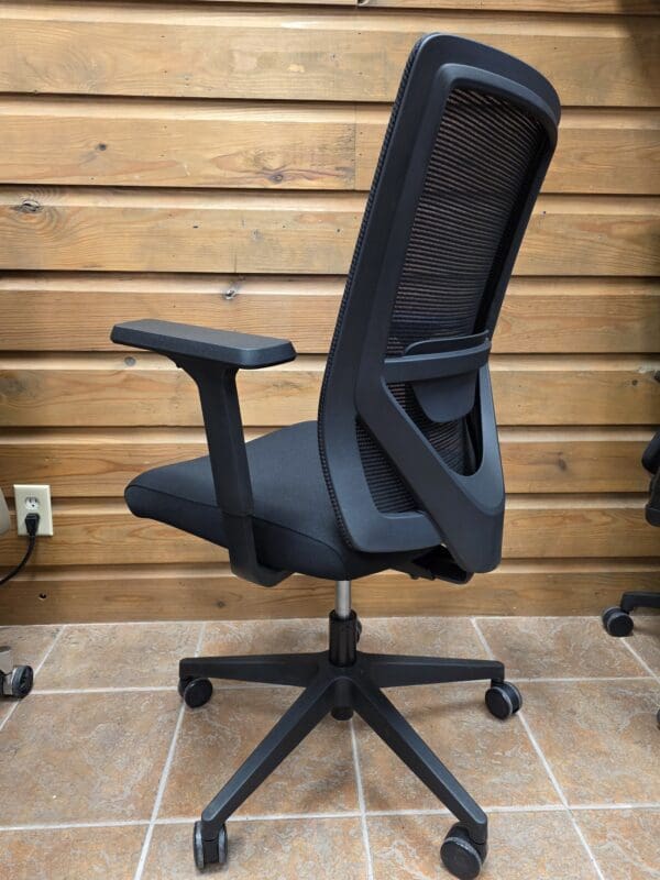 Affordable Ergonomic Office Chair – Black Mesh Desk Chair with Adjustable Armrests and 360° Swivel Base - SS391 - Image 2