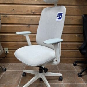 New EAC Mesh-Back Chair with Headrest