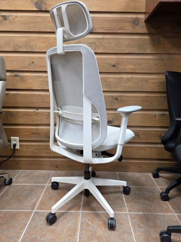 New EAC Mesh-Back Chair with Headrest - Image 7
