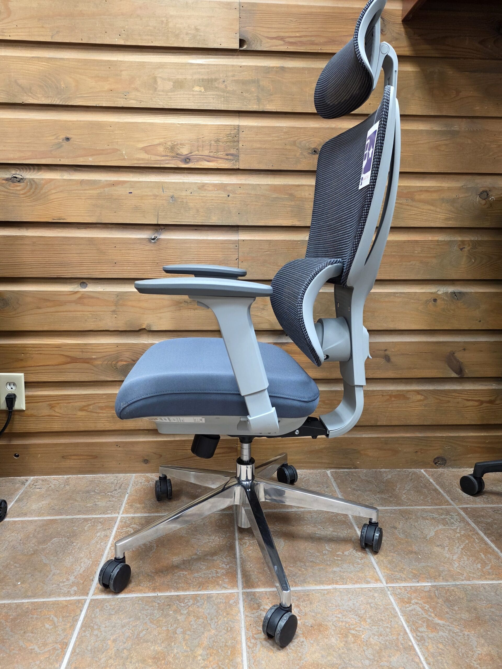 Echo - Ergonomic Mesh Back, Fabric Seat, Office Chair with Adjustable Headrest, and Adjustable Seat. - Image 7