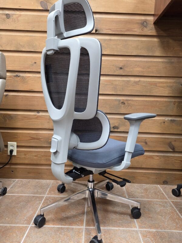 Echo - Ergonomic Mesh Back, Fabric Seat, Office Chair with Adjustable Headrest, and Adjustable Seat. - Image 4