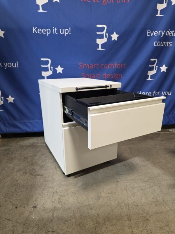 Used Smartfile Herman Miller 2-Drawer Mobile Pedestal with Optional Cushion Top – Used, High-Quality, with Lock (Check description about KEYS) - Image 9