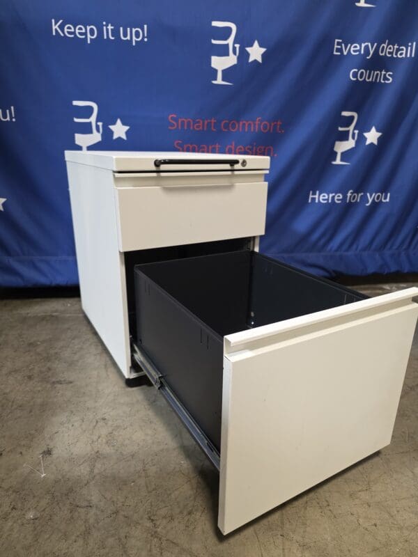 Used Smartfile Herman Miller 2-Drawer Mobile Pedestal with Optional Cushion Top – Used, High-Quality, with Lock (Check description about KEYS) - Image 6