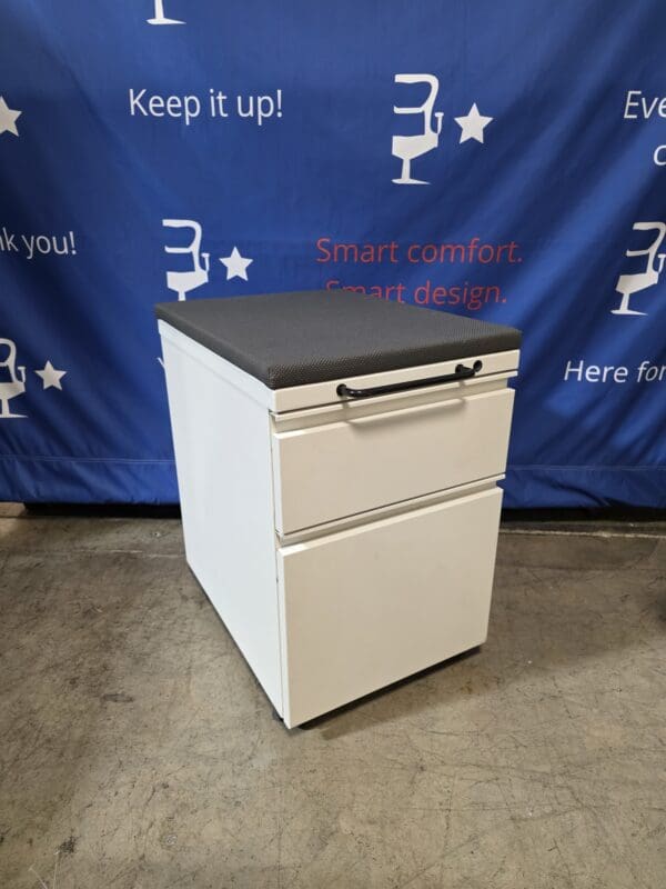 Used Smartfile Herman Miller 2-Drawer Mobile Pedestal with Optional Cushion Top – Used, High-Quality, with Lock (Check description about KEYS) - Image 3